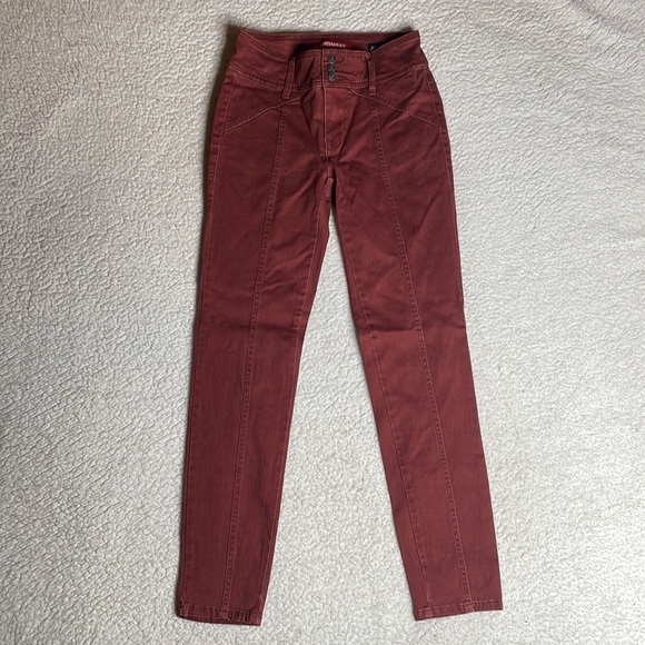 Union bay High Rise Pants Rust Stretchy Comfy Size 0 - Picture 9 of 9